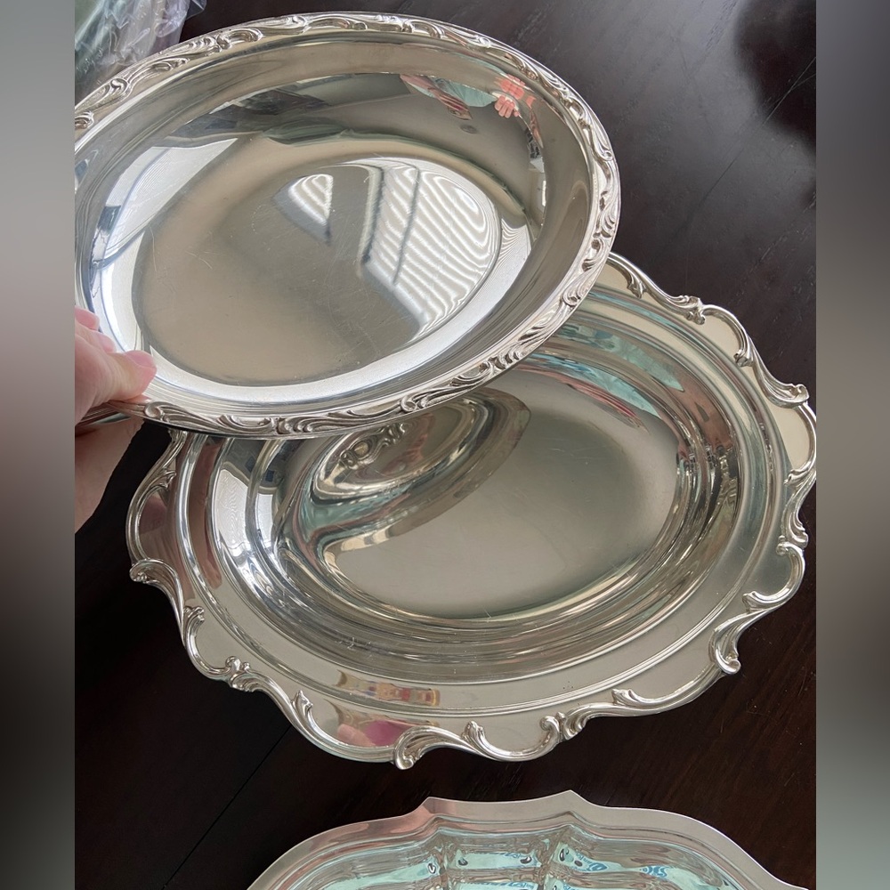 Antique International Silver Co. "Magic Rose" Oval Serving Tray with Top - Picture 3 of 5